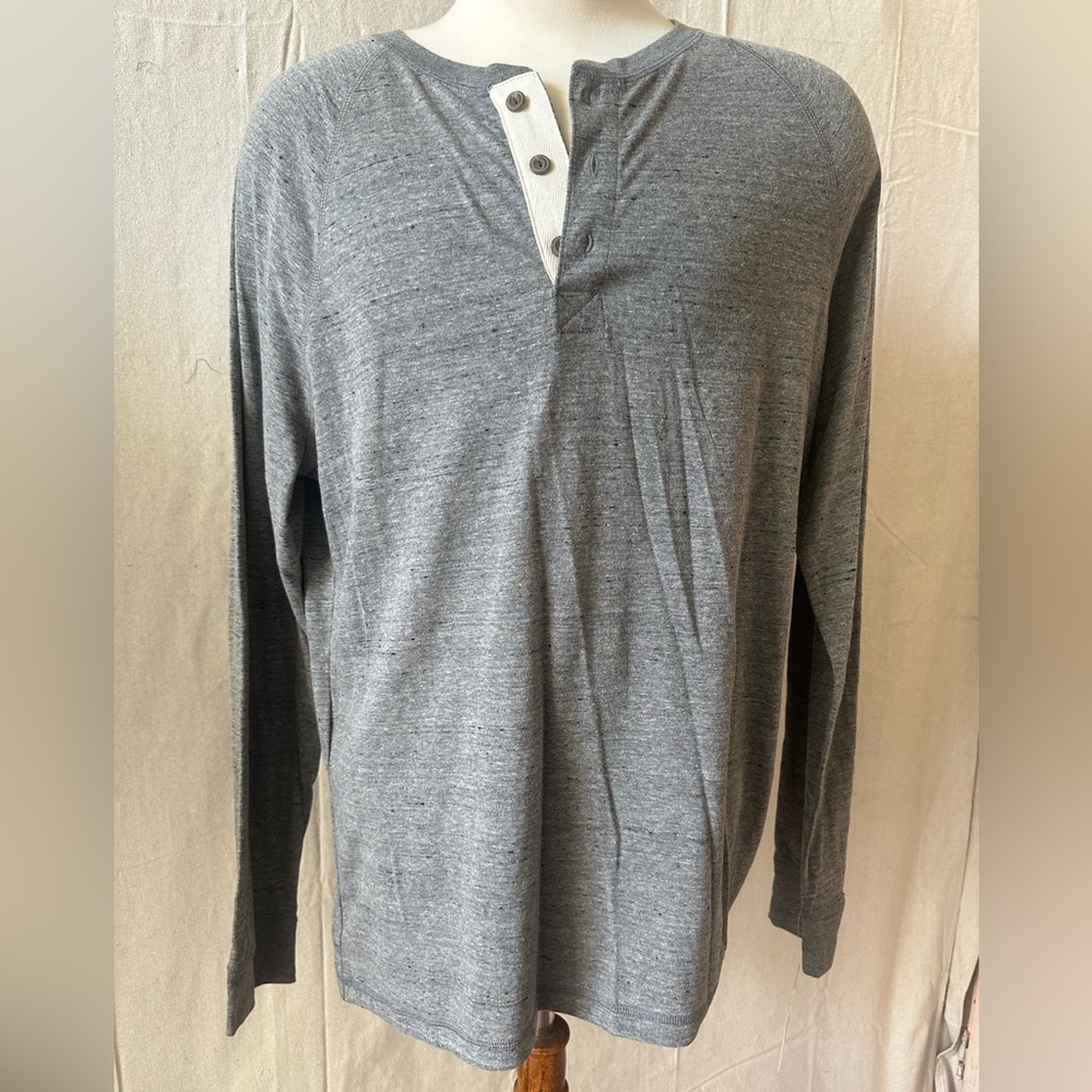 NWT- AMERICAN RAG LS Gray Henley Men's Shirt LARGE